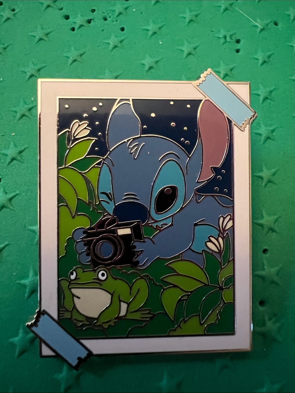 Disney 2024 Stitch Mystery Box Pin Stitch Camera & Frog Photograph